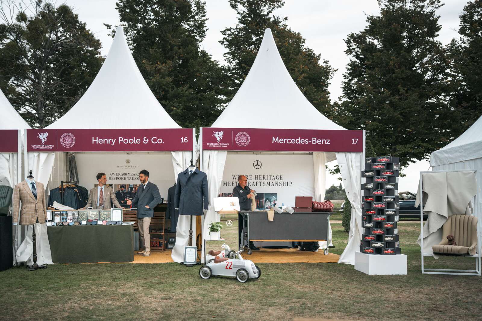 Präsentation des Royal Warrant of Appointment für Mercedes-Benz UK