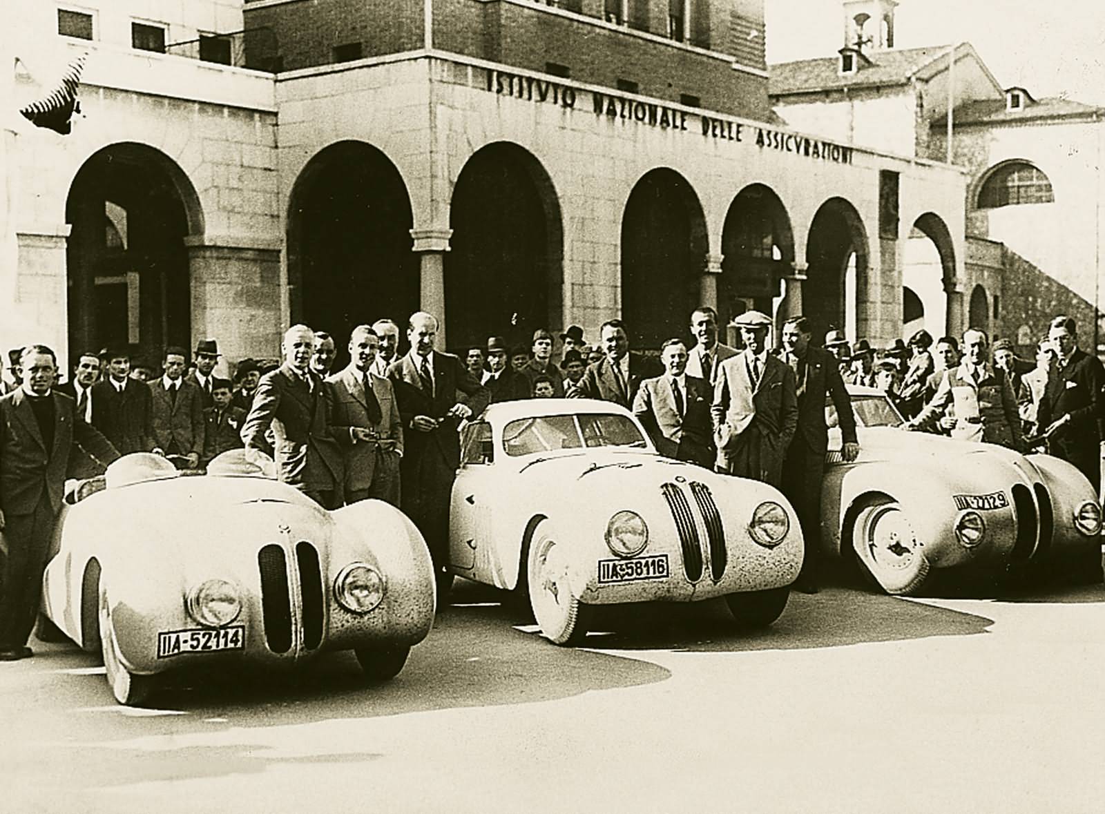 BMW 328 mm - Gesamtsieger bei der Mille Miglia 1940 mit den Plätzen 1, 3, 5 und 6
