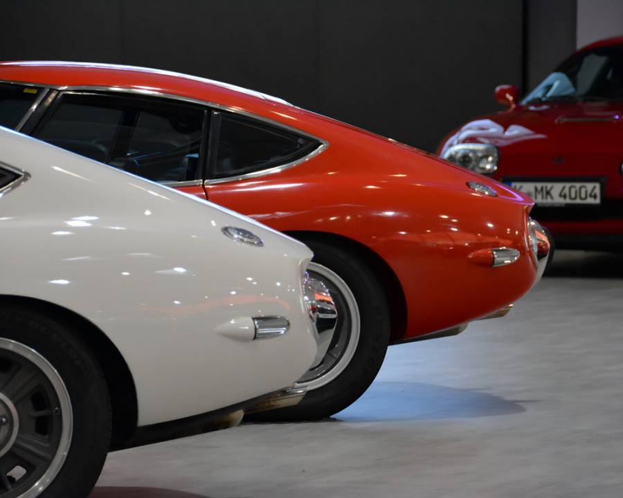 Premiere in Köln: Toyota Collection feiert erstes Century Meet und 70 Jahre Toyota Crown